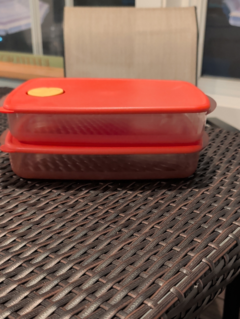 NWT Tupperware Rock 'N Serve Set Of 2 Large Shallow Microwave Reheatable